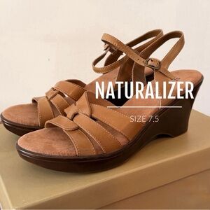 Naturalizer Brand New in Box
Sandals. Size 7.5